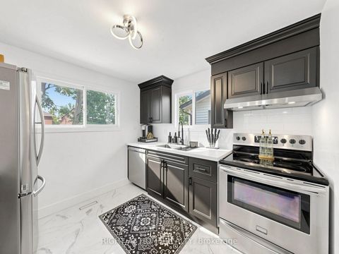 Photo 14 at 207 Hickling Trail, Grove East, Barrie