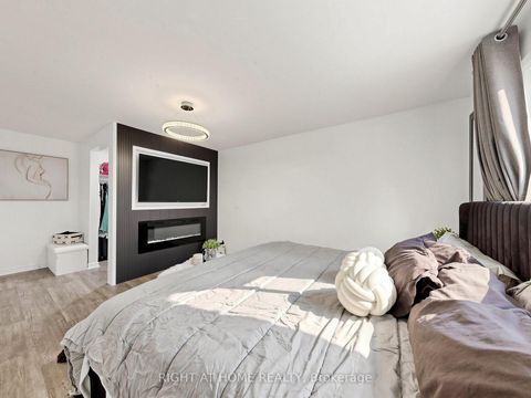Photo 22 at 207 Hickling Trail, Grove East, Barrie