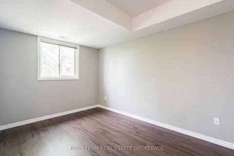 Photo 11 at 76 - 243 Ferndale Drive S, Ardagh, Barrie