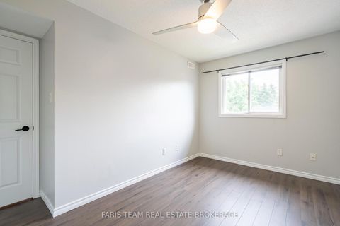 Photo 14 at 76 - 243 Ferndale Drive S, Ardagh, Barrie
