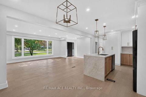 Photo 16 at 11 Faircroft Boulevard, Cliffcrest, Toronto