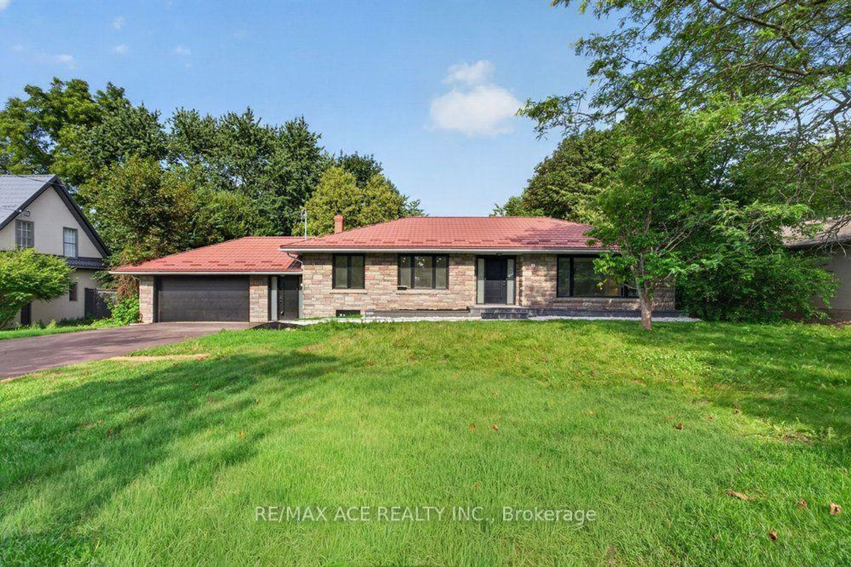 11 Faircroft Boulevard, Cliffcrest, Toronto 