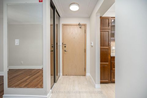 Photo 19 at 521 - 20 Southport Street, Swansea, Toronto