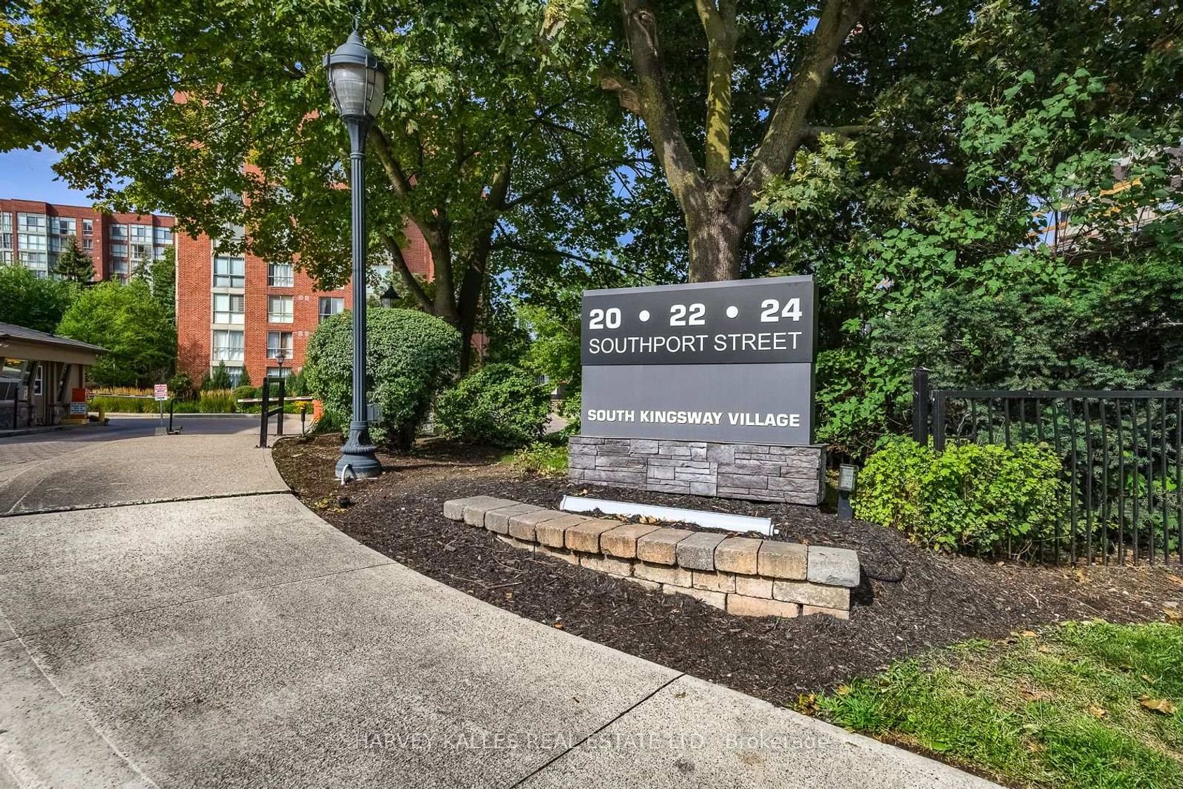 521 - 20 Southport Street, Swansea, Toronto photo 7