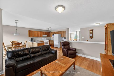 Photo 12 at 101 Lion's Gate Boulevard, Little Lake, Barrie