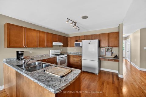 Photo 13 at 101 Lion's Gate Boulevard, Little Lake, Barrie