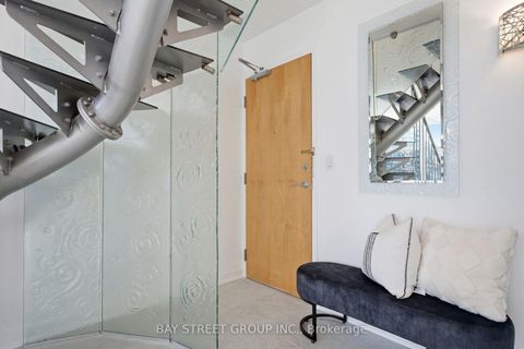 Photo 2 at 925 - 36 Blue Jays Way, Waterfront Communities C1, Toronto