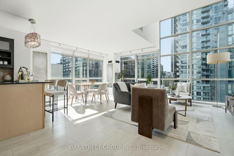 Photo 4 at 925 - 36 Blue Jays Way, Waterfront Communities C1, Toronto