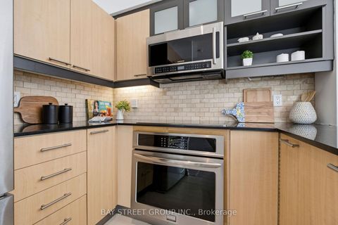 Photo 12 at 925 - 36 Blue Jays Way, Waterfront Communities C1, Toronto