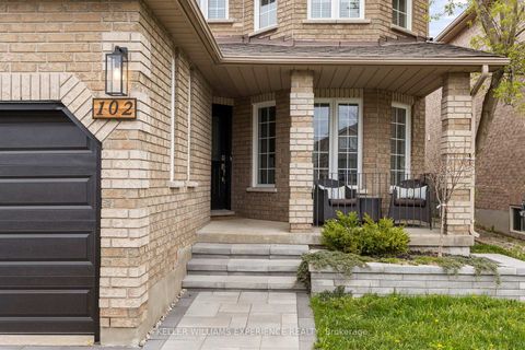 Photo 2 at 102 Country Lane, Painswick South, Barrie