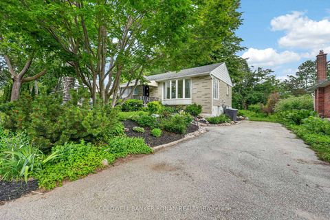 Photo 1 at 9 Vine Street, Sunnidale, Barrie