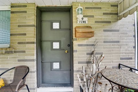 Photo 6 at 9 Vine Street, Sunnidale, Barrie
