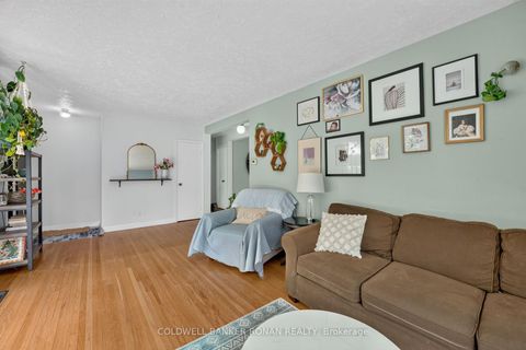 Photo 12 at 9 Vine Street, Sunnidale, Barrie