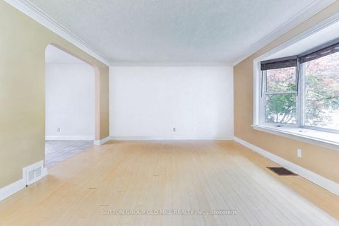 Photo 13 at 1 Penhale Drive, Humber Heights, Toronto