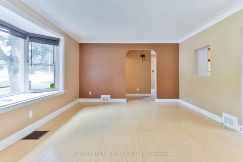Photo 15 at 1 Penhale Drive, Humber Heights, Toronto