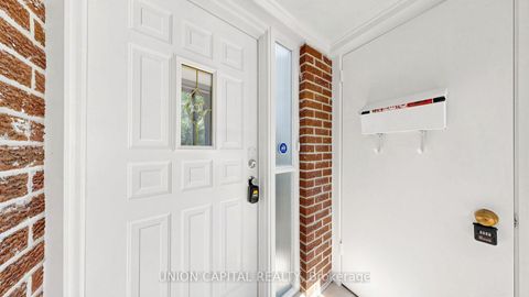 Photo 3 at 6 Windy Golf Way, Flemingdon Park, Toronto
