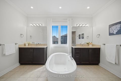 Photo 18 at 33 Keatley Drive, Patterson, Vaughan