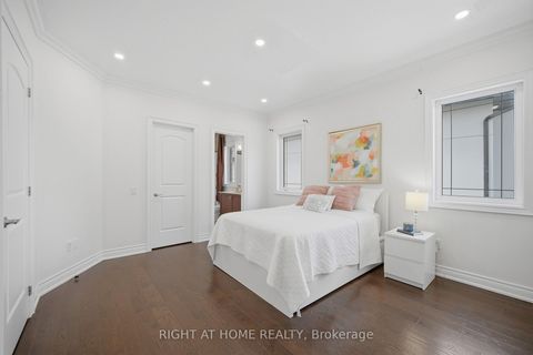 Photo 23 at 33 Keatley Drive, Patterson, Vaughan