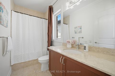 Photo 24 at 33 Keatley Drive, Patterson, Vaughan