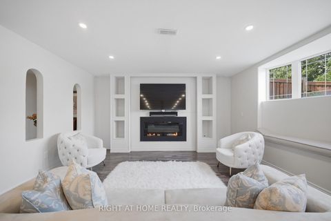 Photo 35 at 33 Keatley Drive, Patterson, Vaughan