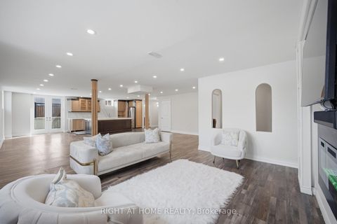 Photo 36 at 33 Keatley Drive, Patterson, Vaughan