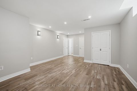 Photo 40 at 33 Keatley Drive, Patterson, Vaughan