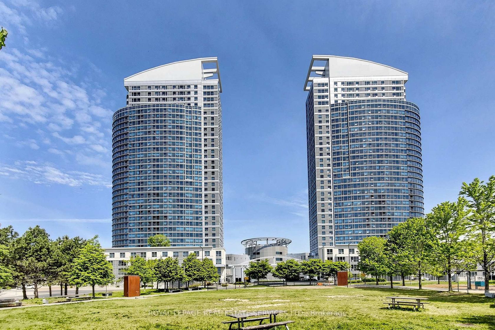 3503 - 38 Lee Centre Drive, Woburn, Toronto photo number 2