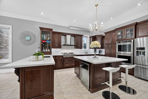 Photo 4 at 101 Elgin Mills Road W, Mill Pond, Richmond Hill