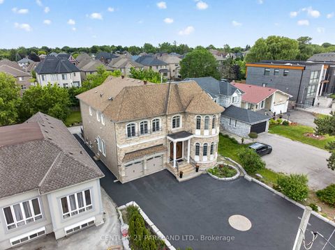 Photo 35 at 101 Elgin Mills Road W, Mill Pond, Richmond Hill