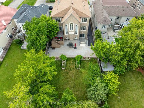 Photo 42 at 101 Elgin Mills Road W, Mill Pond, Richmond Hill