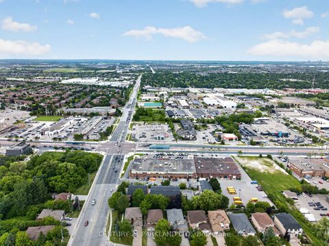 Photo 44 at 101 Elgin Mills Road W, Mill Pond, Richmond Hill