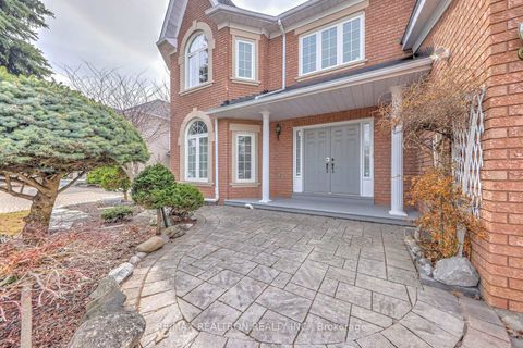 Photo 3 at 6 White Oak Crescent, Langstaff, Richmond Hill