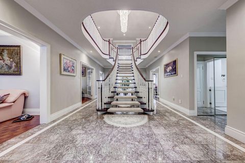 Photo 6 at 6 White Oak Crescent, Langstaff, Richmond Hill