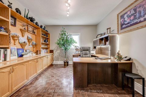 Photo 12 at 6 White Oak Crescent, Langstaff, Richmond Hill
