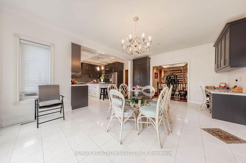 Photo 17 at 6 White Oak Crescent, Langstaff, Richmond Hill