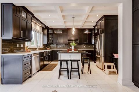 Photo 18 at 6 White Oak Crescent, Langstaff, Richmond Hill