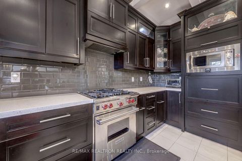 Photo 19 at 6 White Oak Crescent, Langstaff, Richmond Hill