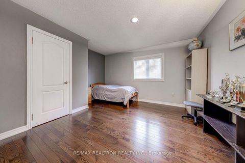 Photo 29 at 6 White Oak Crescent, Langstaff, Richmond Hill