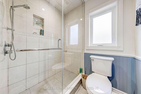 Photo 30 at 6 White Oak Crescent, Langstaff, Richmond Hill