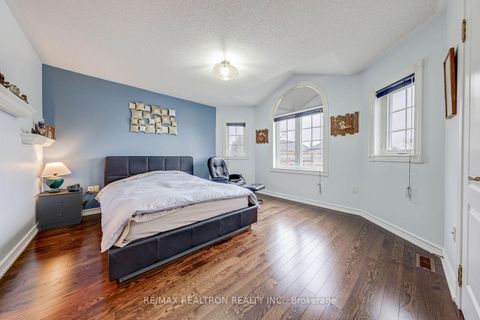 Photo 31 at 6 White Oak Crescent, Langstaff, Richmond Hill