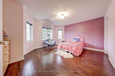 Photo 32 at 6 White Oak Crescent, Langstaff, Richmond Hill