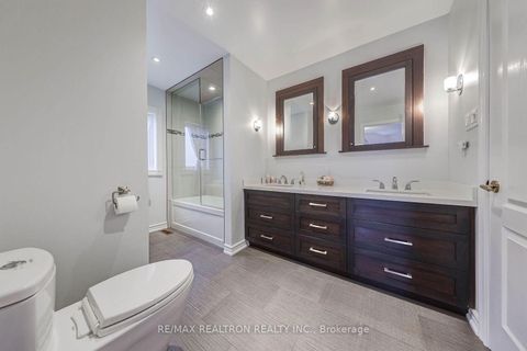 Photo 33 at 6 White Oak Crescent, Langstaff, Richmond Hill