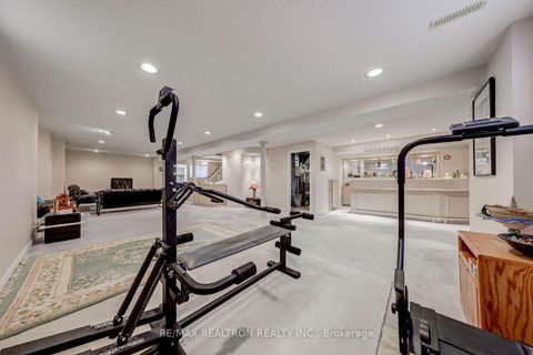 Photo 36 at 6 White Oak Crescent, Langstaff, Richmond Hill