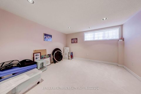Photo 44 at 6 White Oak Crescent, Langstaff, Richmond Hill