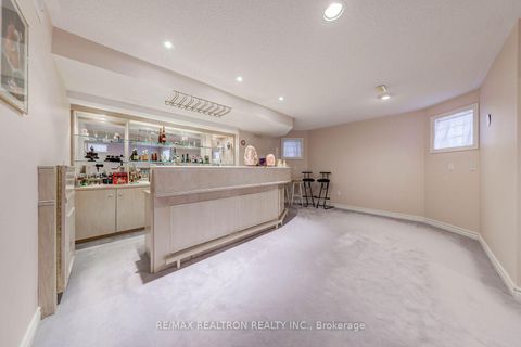 Photo 48 at 6 White Oak Crescent, Langstaff, Richmond Hill