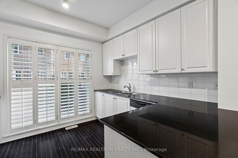 Photo 11 at 35 - 97 The Queensway, Swansea, Toronto