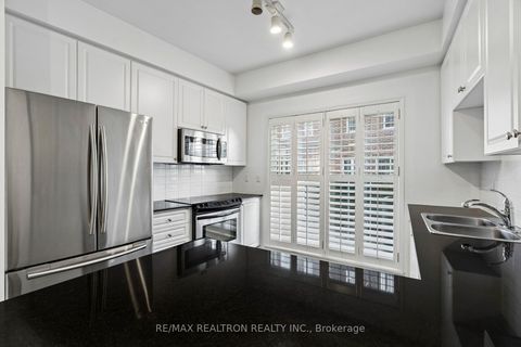 Photo 12 at 35 - 97 The Queensway, Swansea, Toronto
