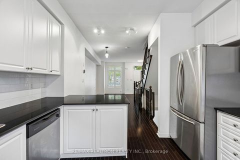 Photo 13 at 35 - 97 The Queensway, Swansea, Toronto