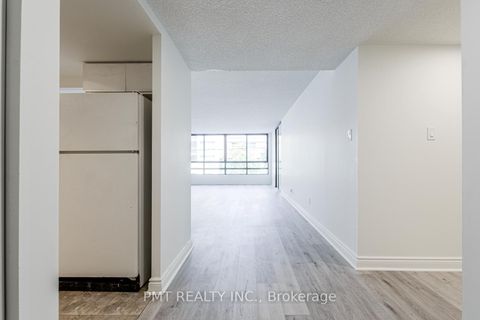 Photo 6 at 202 - 77 Carlton Street, Yonge Corridor, Toronto
