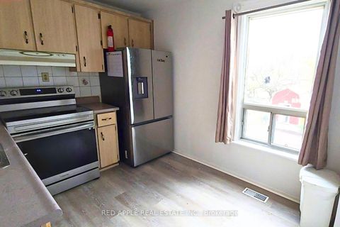 Photo 13 at 546 Dufferin Street, Little Portugal, Toronto